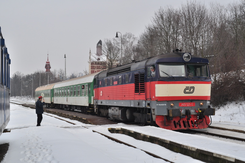 749 121-0 Os 9063 Praha-Brnk 27.1.2013