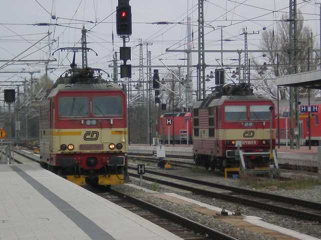 371002 nastupuje na EC 177 371 003 ek na EC 371