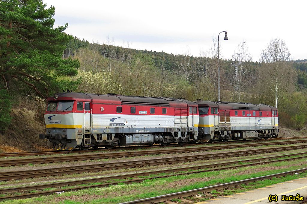 751 046-4 + 751 033-2, Horn tuba, 7.4.2016, foto: Juraj evk