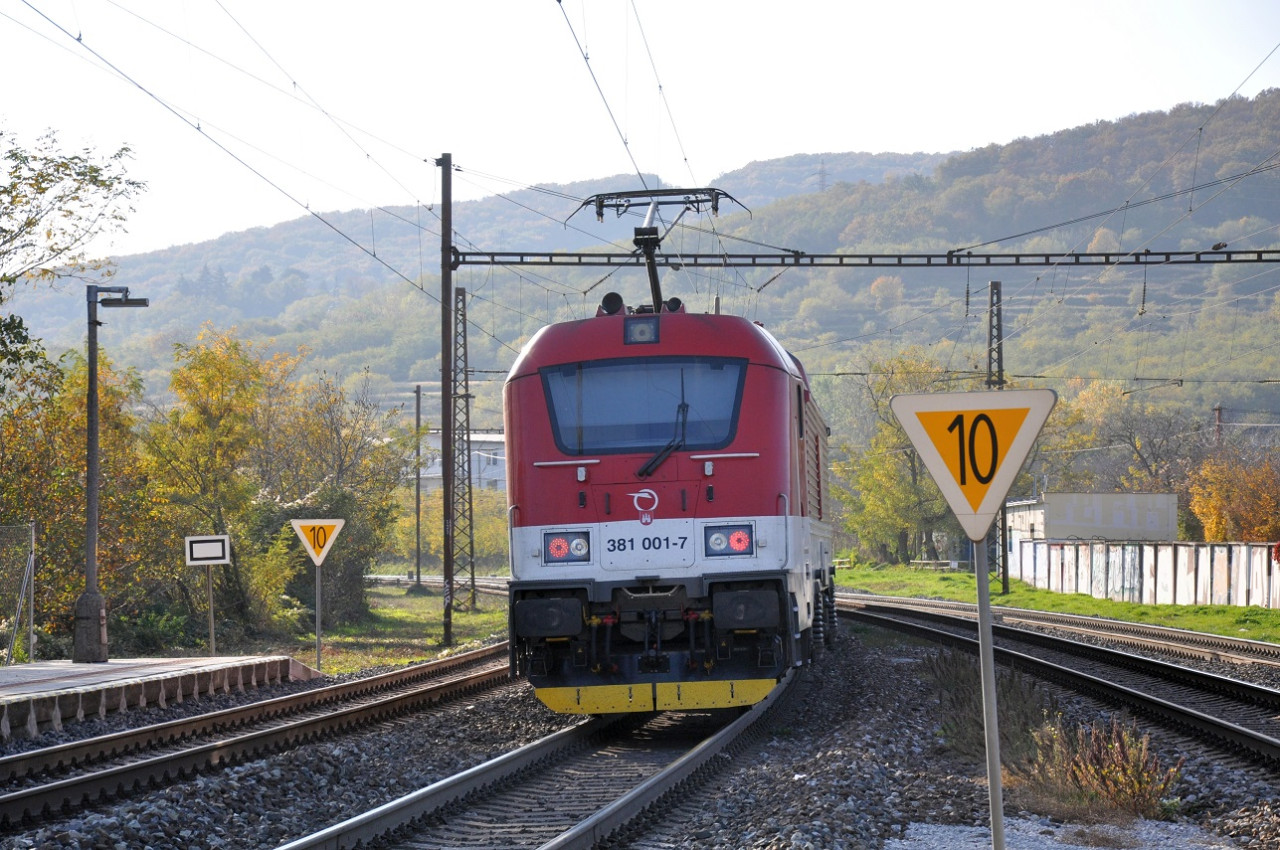 381.001 se rozjd ze zastvky BA- Vinohrady