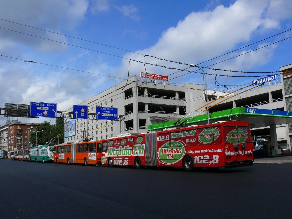 koda 15Tr ev.. 542 stoj jako posledn trolejbus z Krsnho Bezna