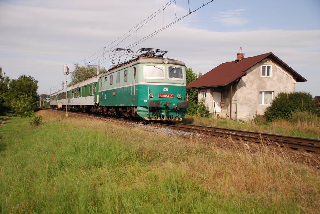 141.054, R906 v Olomouci mezi zastavkami Nove Sady a Nemilany, 11.8.2011