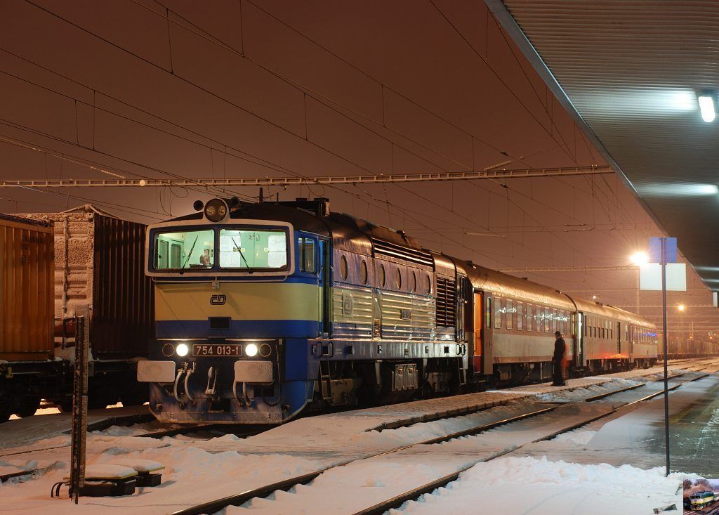 754 013, IC 523 Zlnsk Intercity, Otrokovice, 26.1.2011