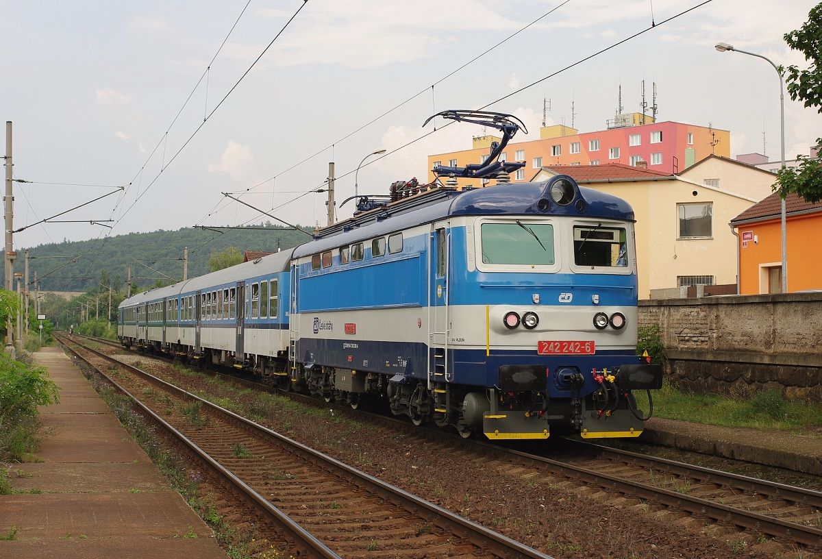 Tra .170 Plze-Doubravka  Os7817  242.242  26.7.2012