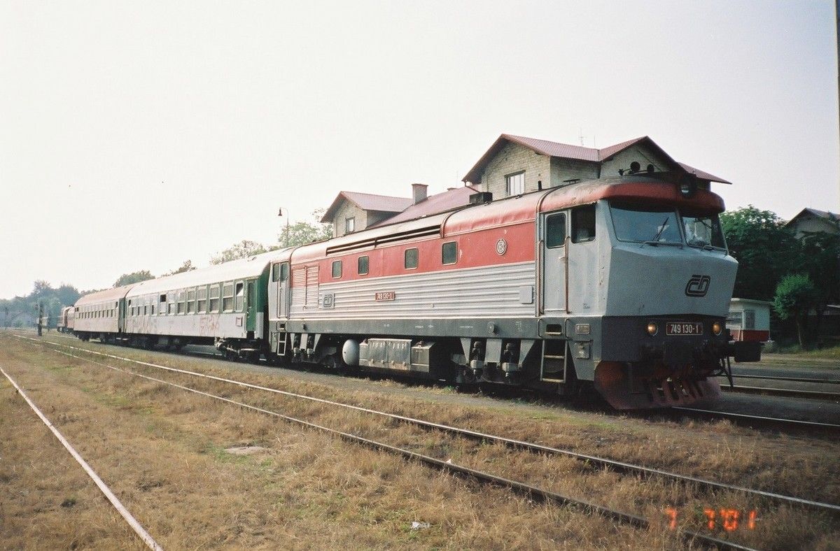 749.130 zastavila v st. Lun u R. v R 830 z Phy Hl.n. do Karl. Var dol.n. 7.7.2001