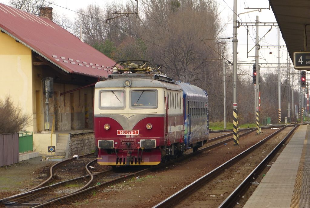 140 076-1 Huln(27.11.2013,foto-Ale Krka)