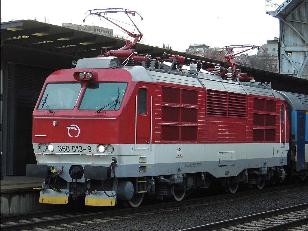 350 013 EC 277 Slovan - Praha-hlavn (15. 1. 2015)