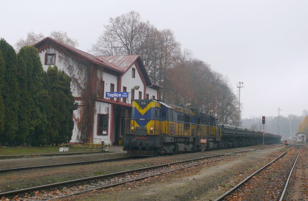 Teplice nad Metuj : 740 422-1 + 740 456-9 s Pn 90129