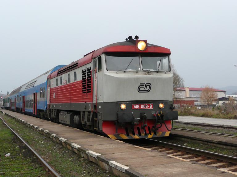 749 008 po pjezdu z Tanvaldu s  R 945