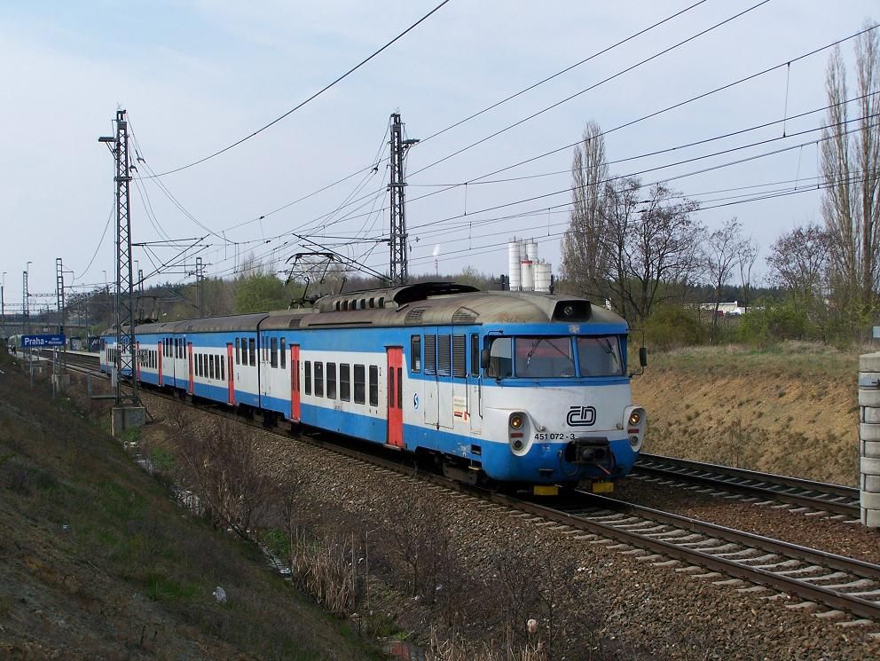 451.072 + 451.065 - os. 9129 - Praha Horn Mcholupy - 18.4.2012.