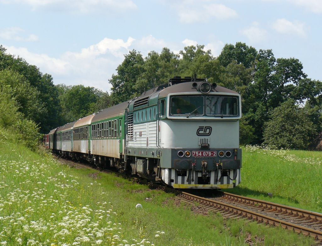 754 079-2 Veovice-Frentt pod Radh.(Os 3105,6.7.2009,foto:M.Nesrsta)