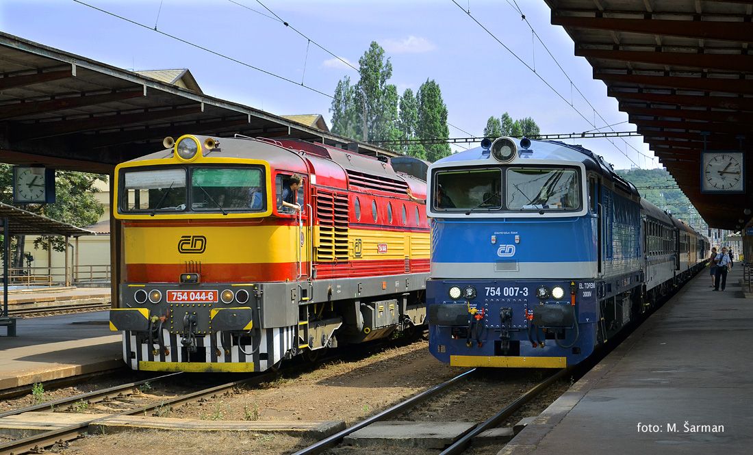 754 044 + 754 007_R 1144_Praha Vrovice_12.7.2015