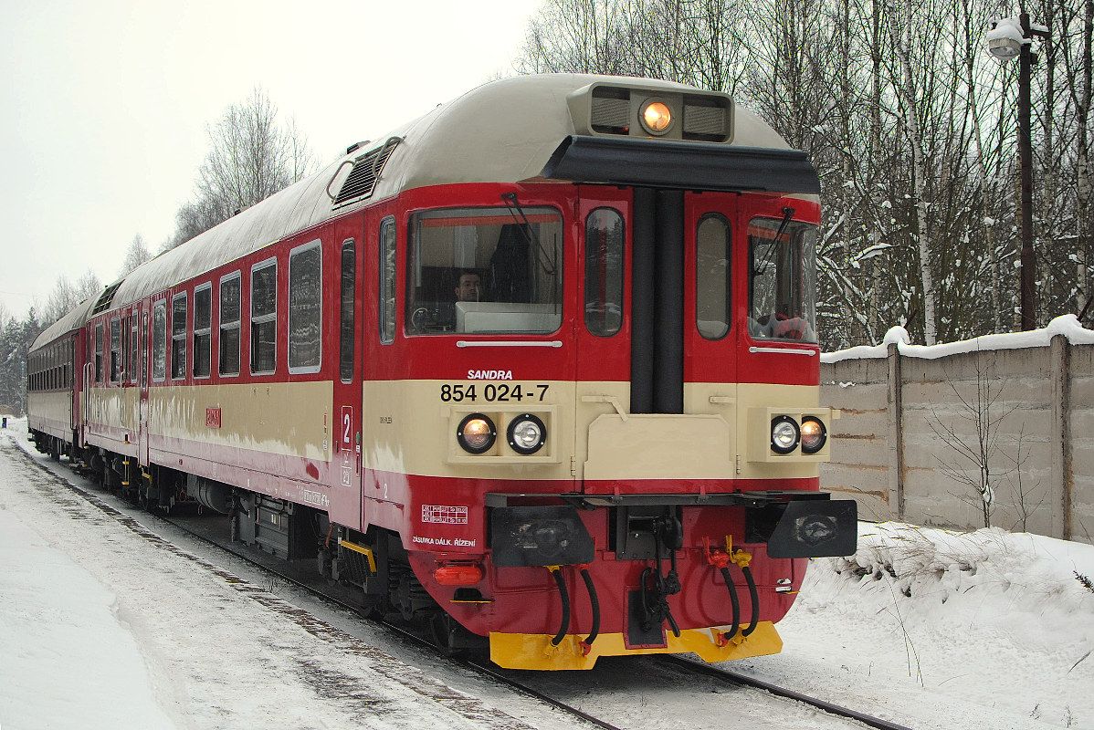 Os 7643 Temon u Plzn zastvka 3.prosince 2010