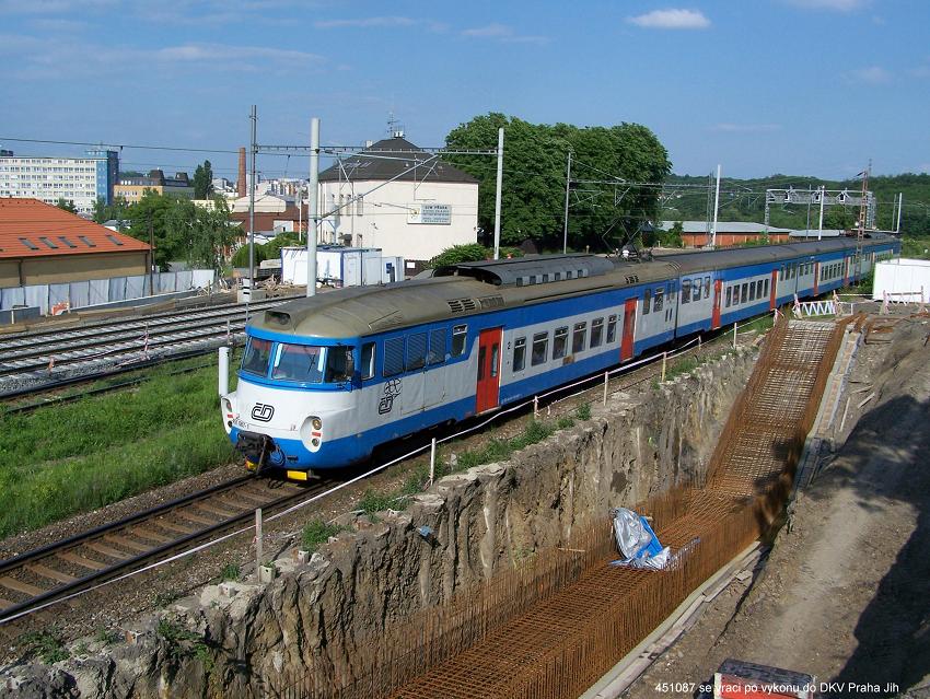 451 087 - Praha Libe - 5.6.2009.