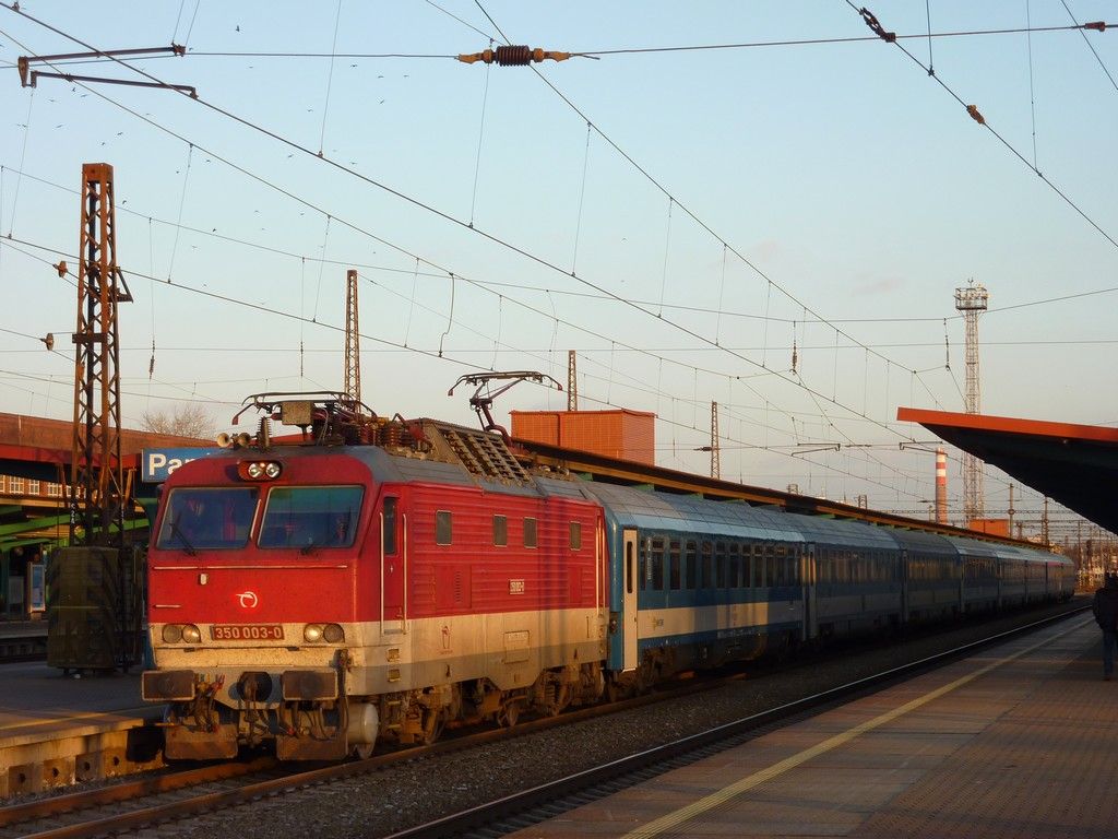 350 003-3, EC 170 Hungaria, Pardubice, 28.11.2011