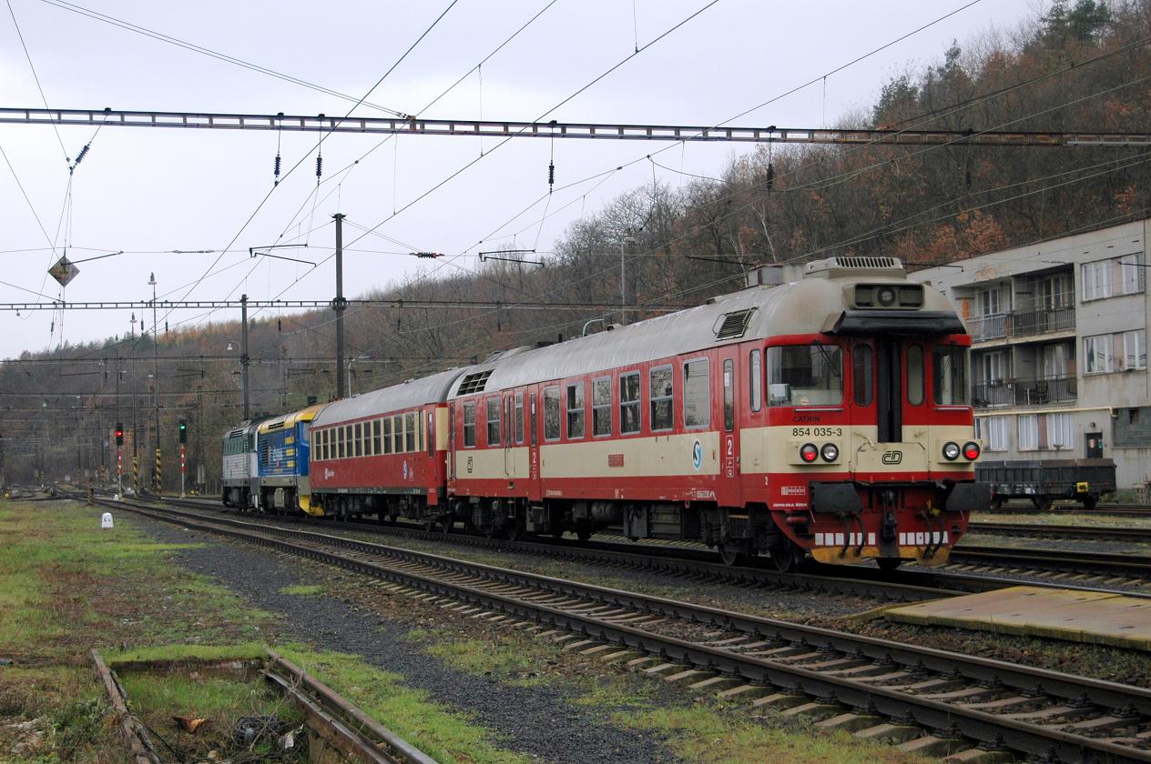 754.008 + nesch. 749.039 + nesch. 854.035 - R 1139 - Praha Vysoany - 29.11.2013. 