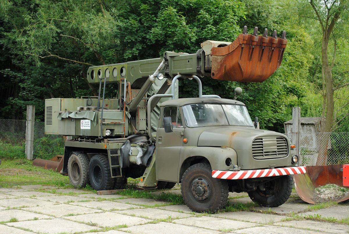Tatra 148 UDS110