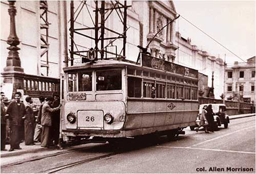 Peru Lima tram ex trolleybus  vista muestra un antiguo trolebus, ya transformado en tranva, en 1946