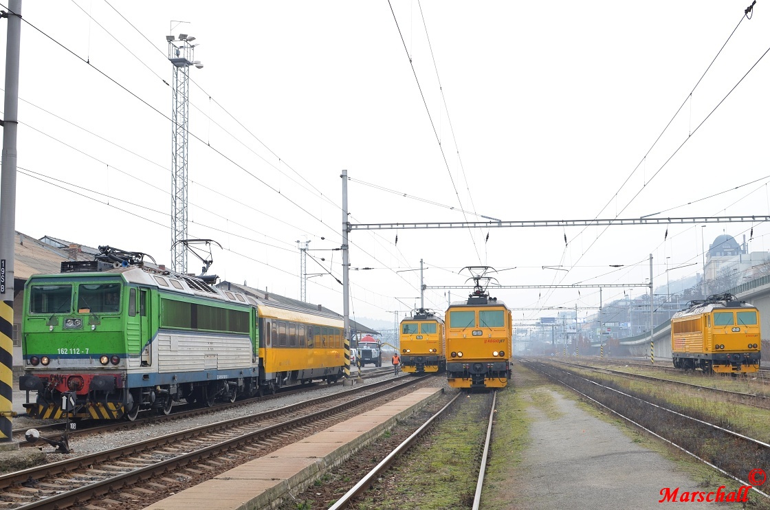 162 112-7,120,118,116_-_28.01.2012-_-RJ_st.Praha-Smchov severn ndra.