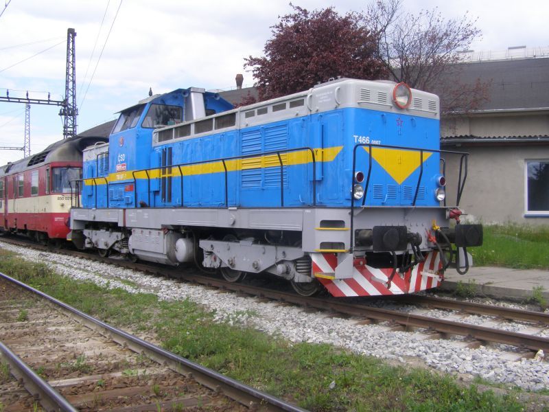 735 007-7 ; na pedvkov koleji