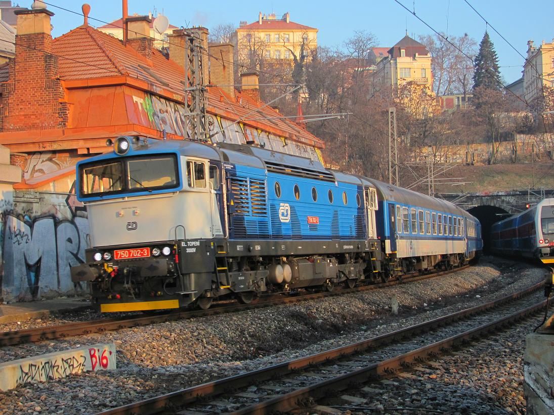 750 702 - R 1244 - Praha Nusle - 26.2.2011.