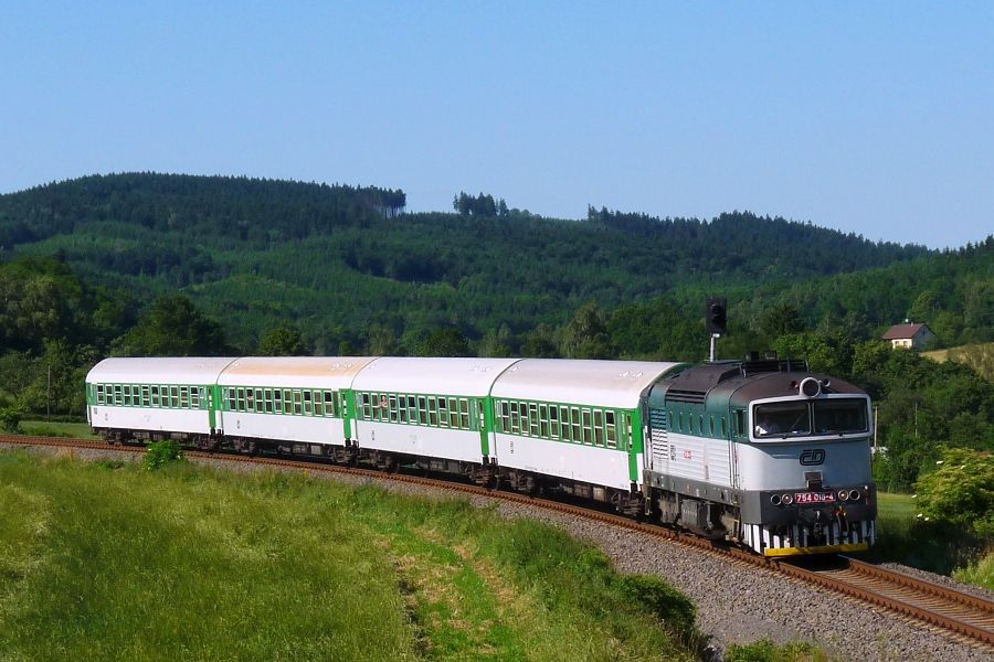 754 016-4,R 1444, Krhov, 27.6.2010, foto: Dobi Ji