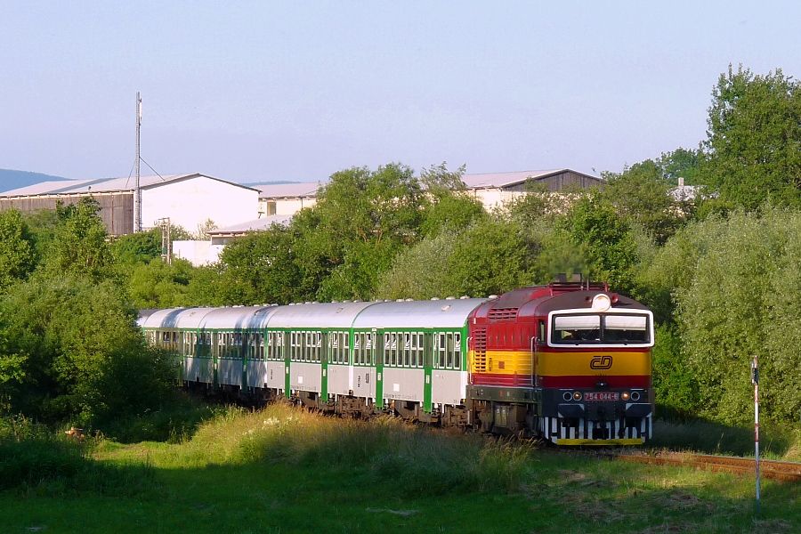 754 044-6, Sp 1642, Police u VM, 27.6.2010, foto: Dobi Ji