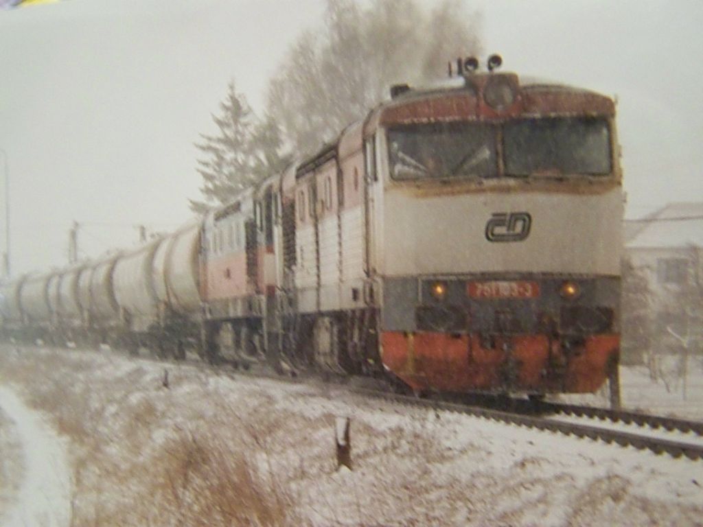 751 103-3+751 106-6 s vyrovnvkou kotl do Kojetic na Morav projd Blkovicemi zima 2003