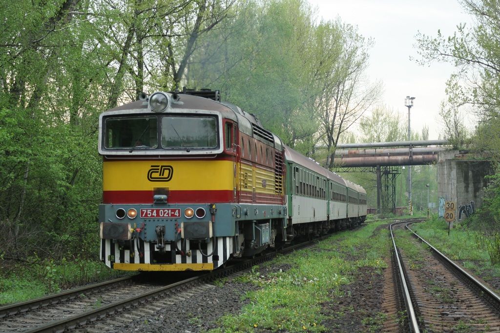 754 021-4 Ostrava-sted(a)(4.5.2006,foto-Tom Hegar)