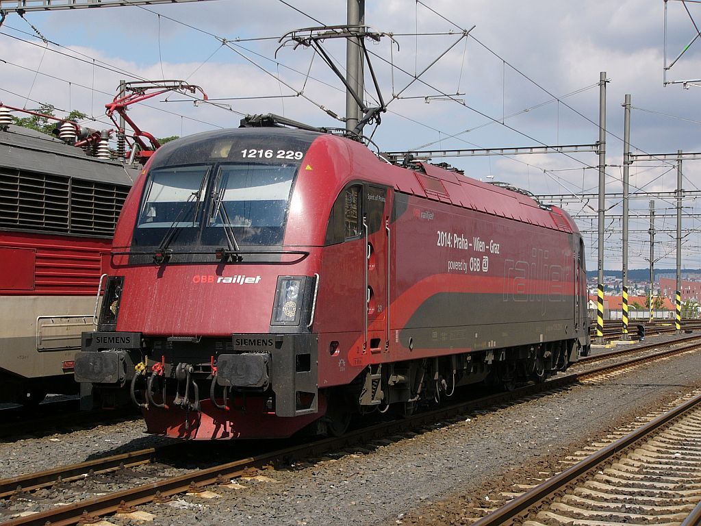 1216 229 Praha-hlavn (21. 8. 2013)