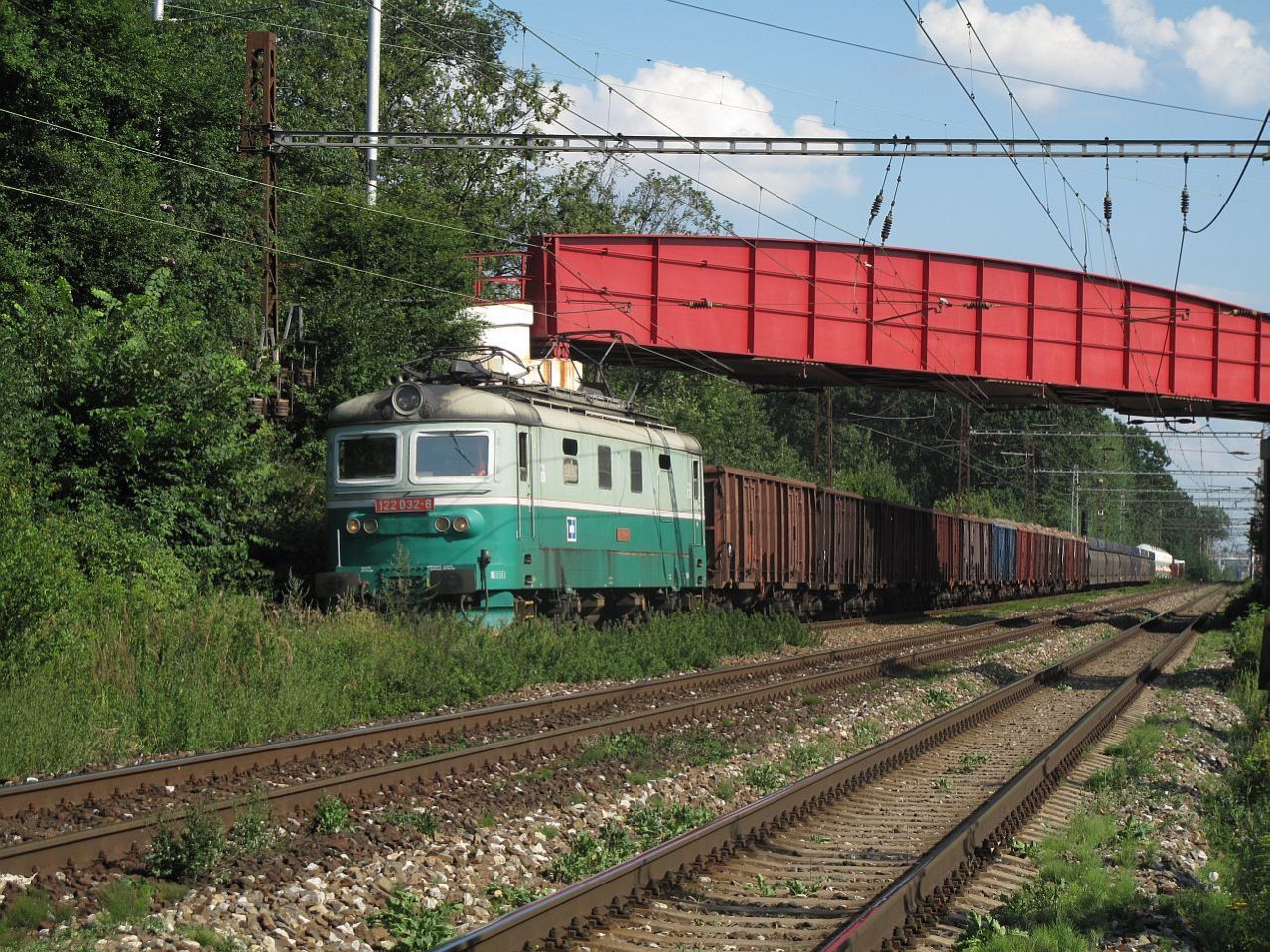 122.032 odbouje na nymburskej seazovk, 10.8.2010, odb.Babn