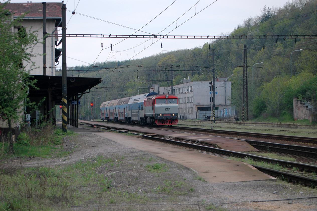 749.006 - sv.9064 - Praha Vysoany - 28.4.2013.