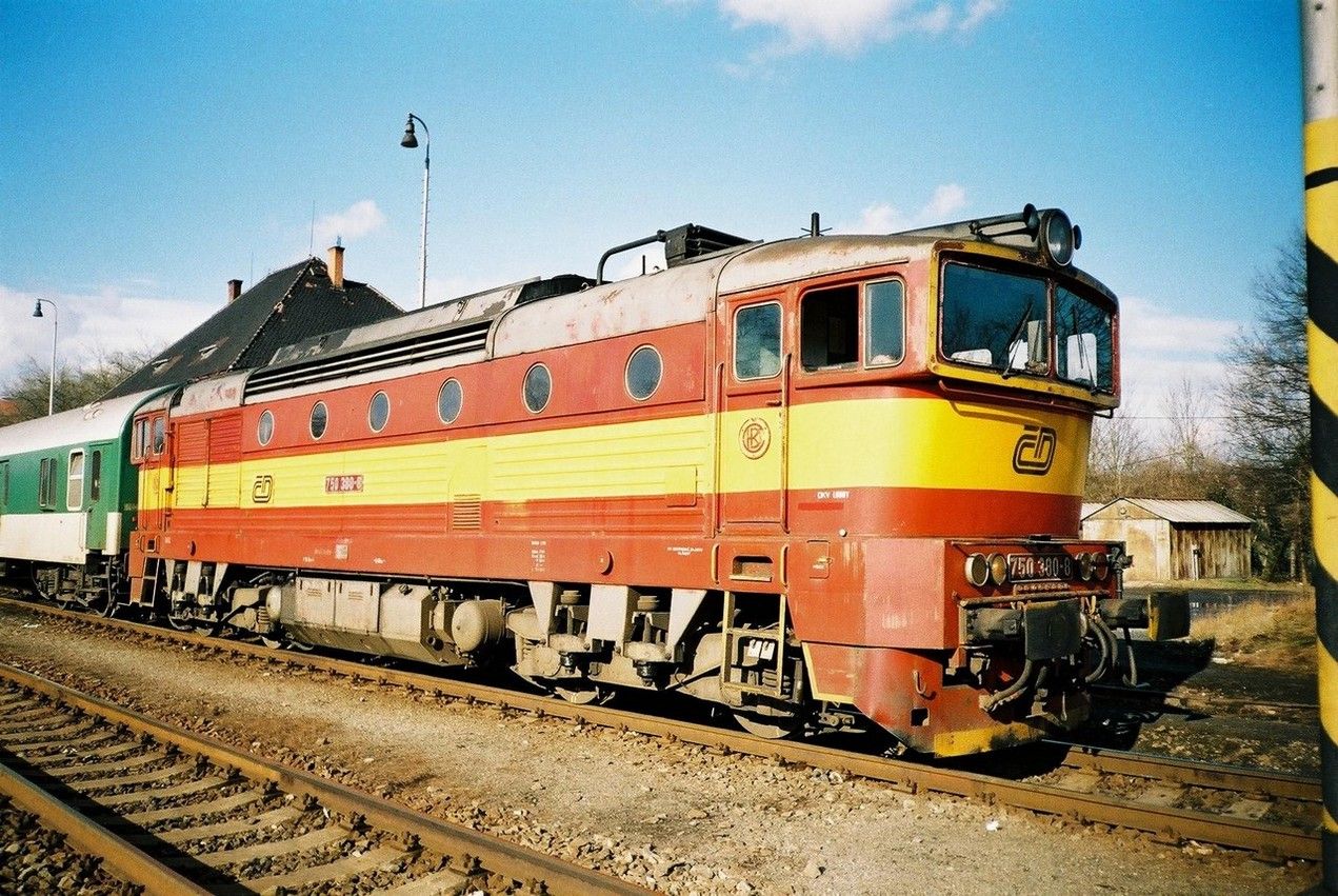 Brejlovec 750.380 vykv na odjezd ve vlaku do Prahy v st. Rakovnk 7.2.2002