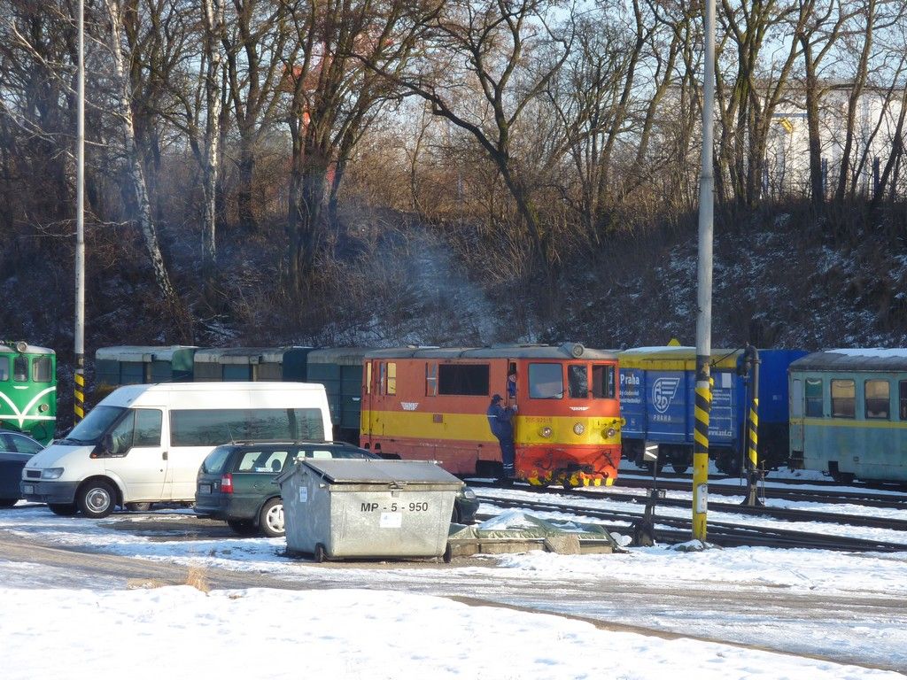 T47.021 pi posunu, pot vezla Os 264 do N. Bystice,  J.Hradec, 30.1.2012