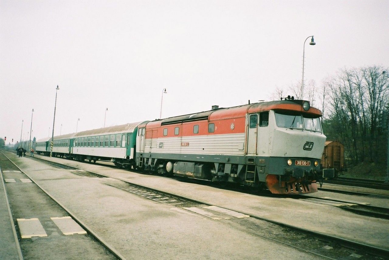 749.130 v Sp 1895 z Rakovnka do Prahy Mas.n. v st. Hostivice 13.4.2002