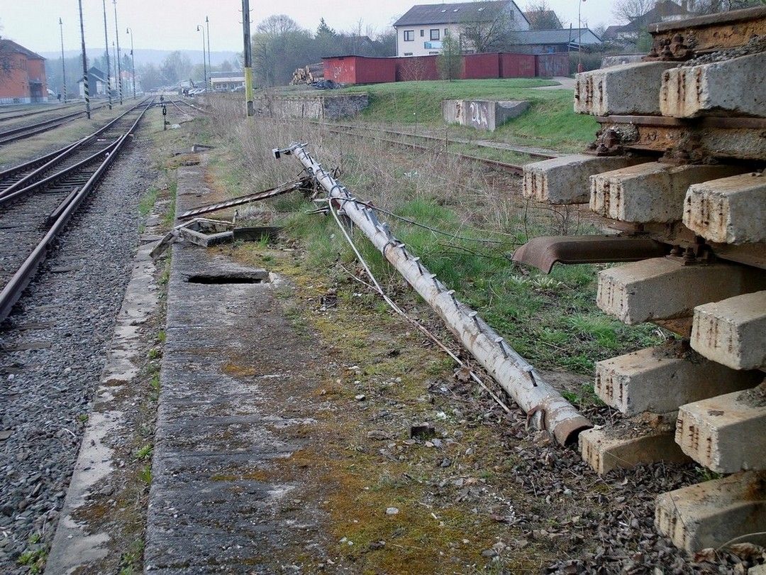 Padl vjezdov dvouramenn mechanika v st. Vlaim, 20.4.2010