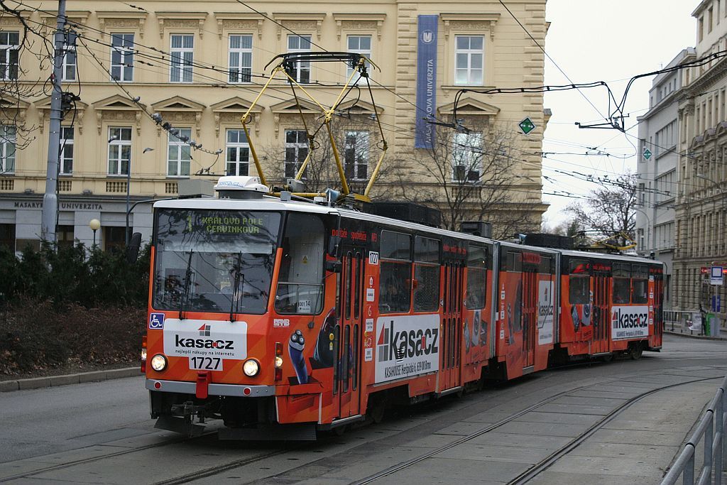 Z opanho smru se do fotopalebnho postaven zhy dostavila 1727 takt na d-1