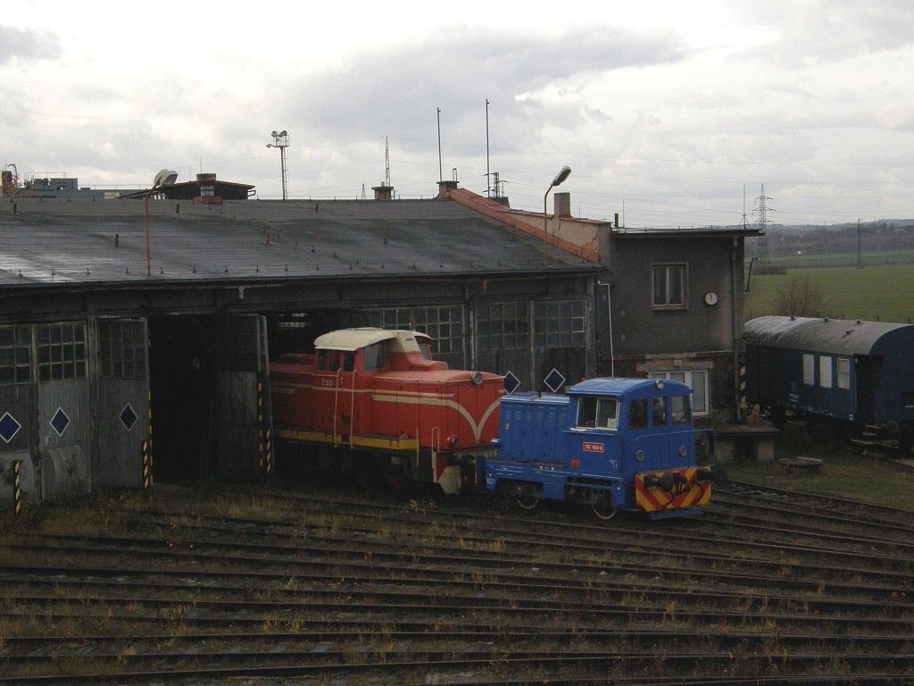 701-460 zatlauje T 426.003 do turnovsk rotundy 24.11.2009 foto-M.ich