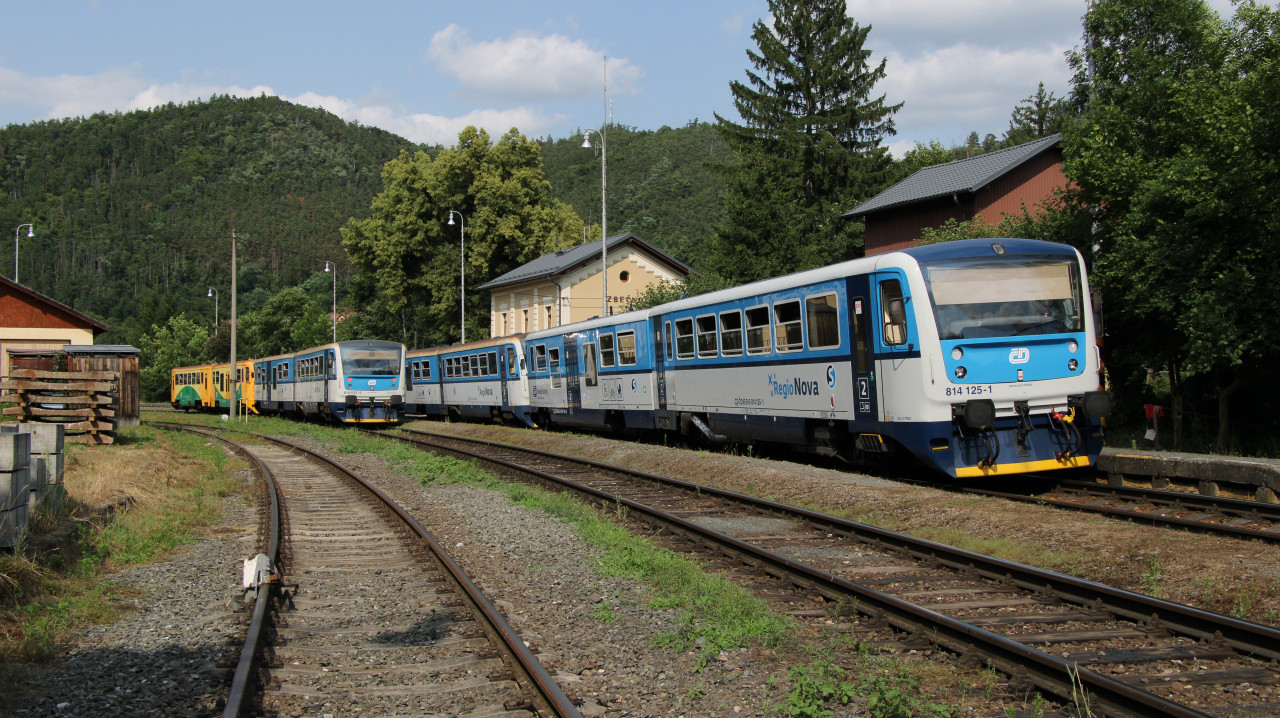 Zbeno, Os 7717 (vlevo), Os 7718 (vpravo), 01-07-2023