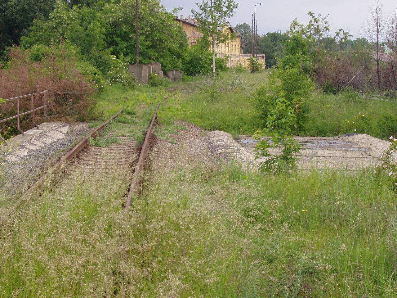 Pohled od konce trati u znmho mostu smrem na star duchcovsk ndra