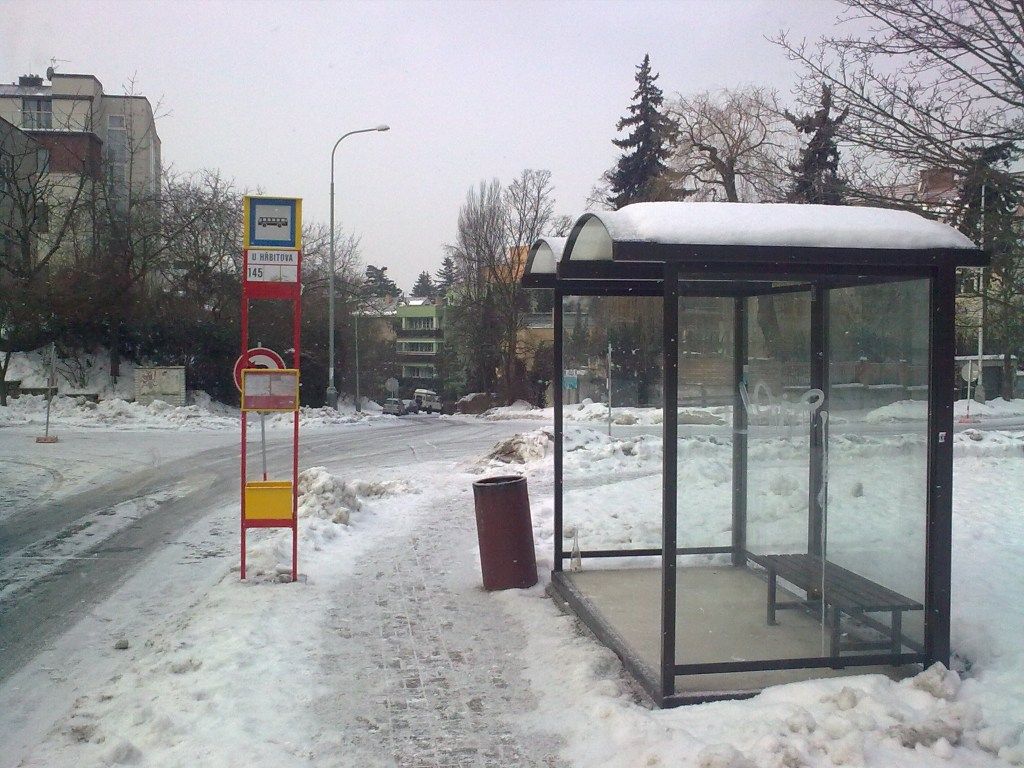 Autobusov zastvka U HBITOVA, konen.