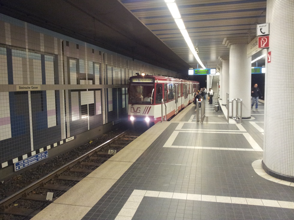 Nzk st nstupit vyhrazen tramvaji. (Duisburg)