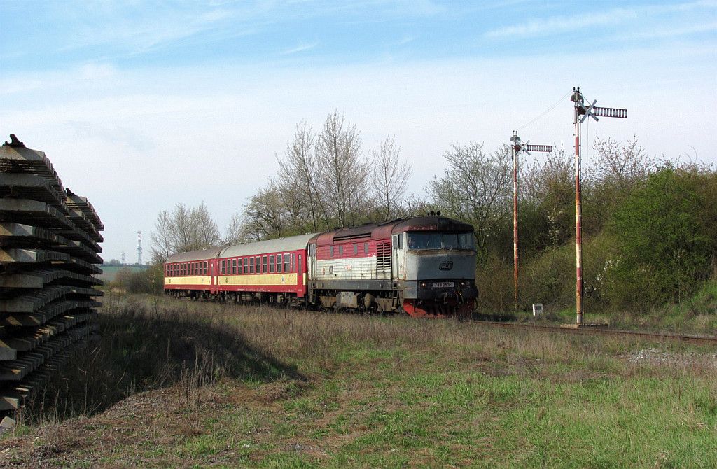 749.253, R1140, Zdtn u Chottova, 18.4.2012 (10:22)