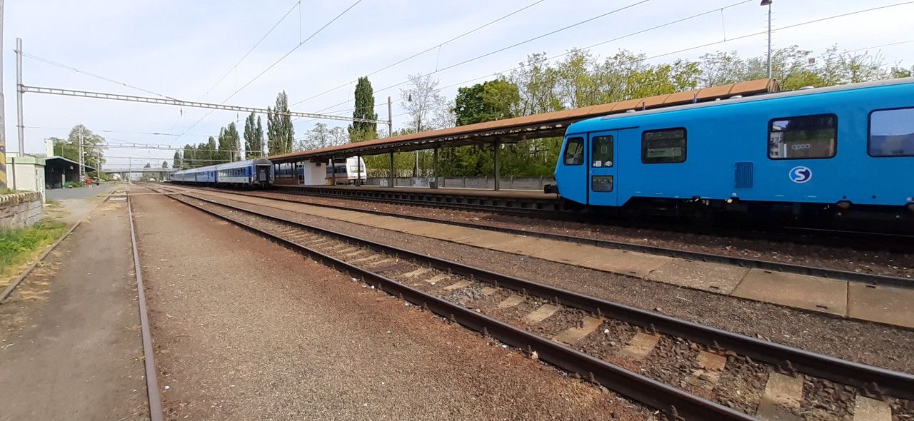Uvznut vlak v Nymburce: Podbrady, vechno stoj
