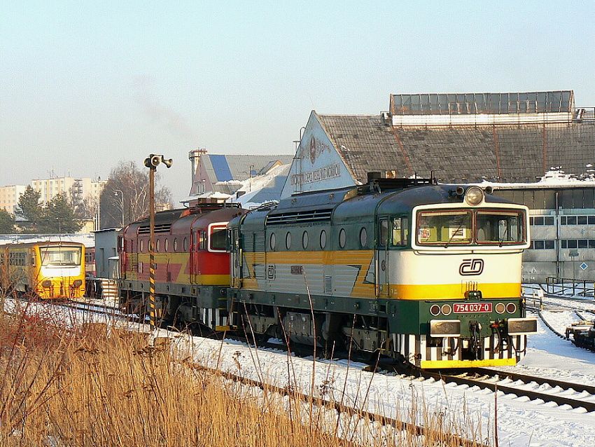 754 037 + 754 076