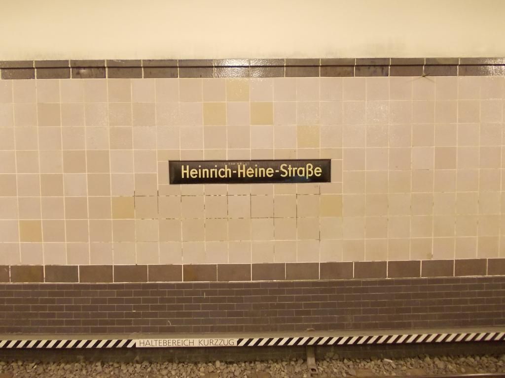 Stanice Heinrich-Heine-Str. je sousedn stanic a leela na Vchod
