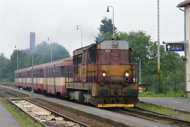 742.066 s osobkem na Janovice a Klatovy v Domalicch 15.8.2010