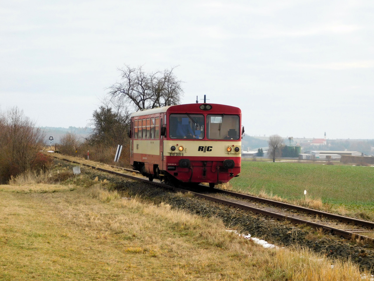 Vlak s Betlmskm svtlem za Tebelovicemi, v pozad V. jezd; 
