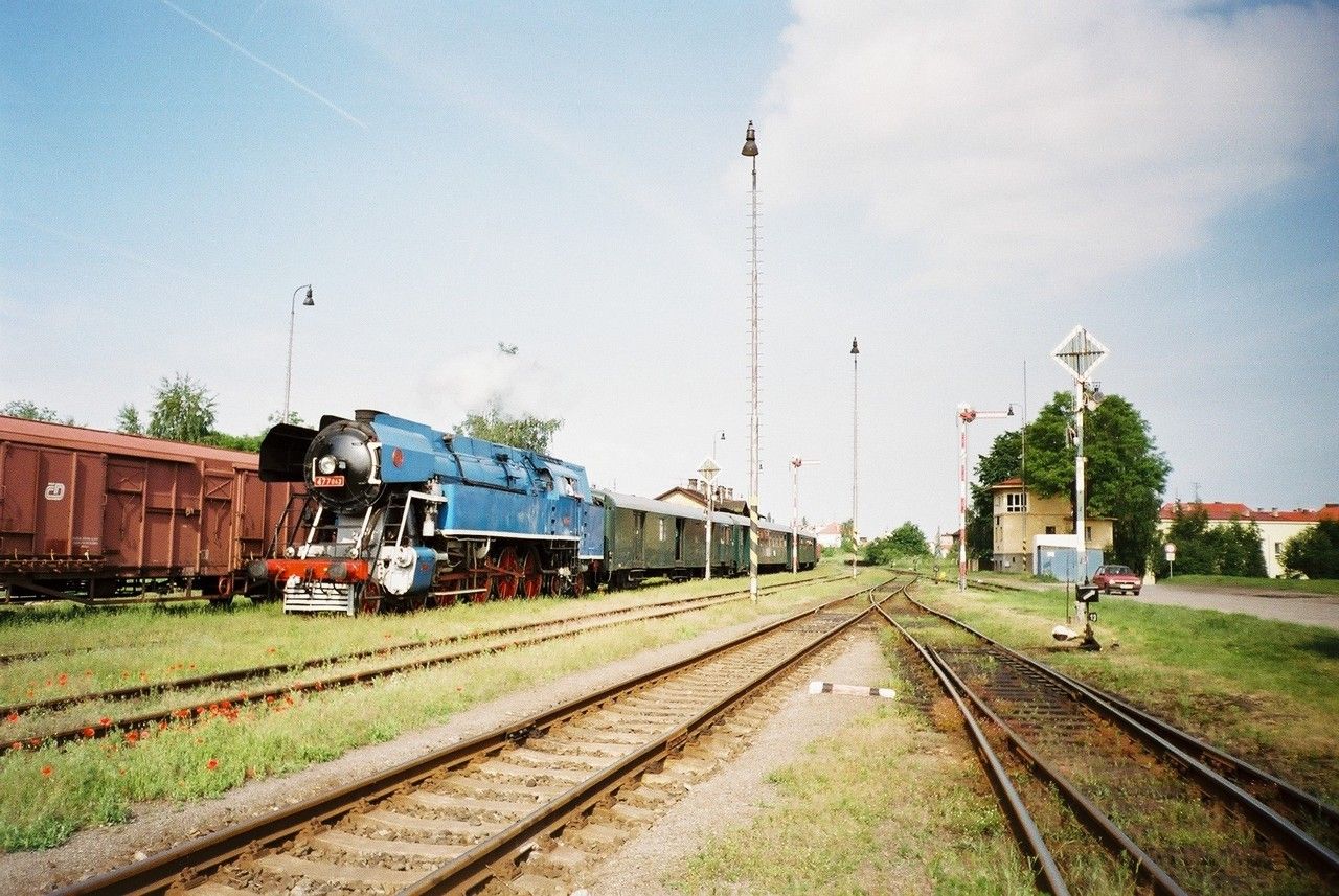 477.043 ve zvl. z Loun do Lun vjd do st. Rakovnk, 1.6.2002