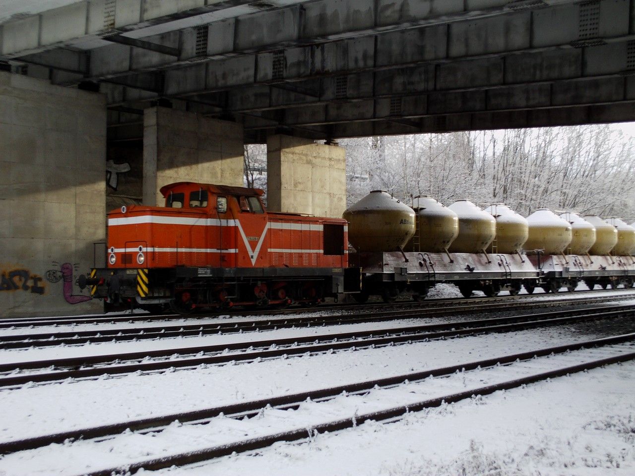 716.528 s przdnou soupravou v st. N.Straec, 30.12.2011